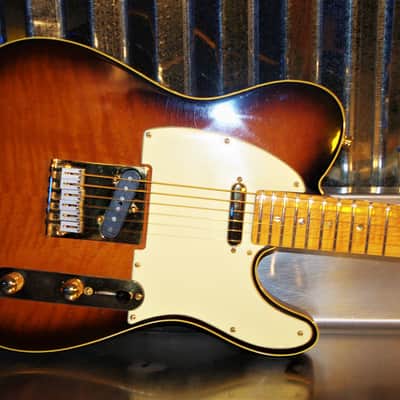 Fender Telecaster 40th Anniversary 1988 Sunburst. #179  of #300. First Fender Custom Shop Run.  MINT image 9