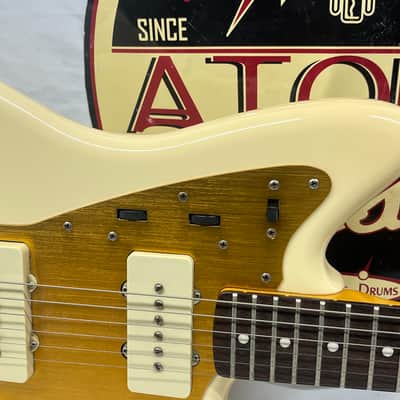 Squier J Mascis Jazzmaster Electric Guitar - Vintage White image 3