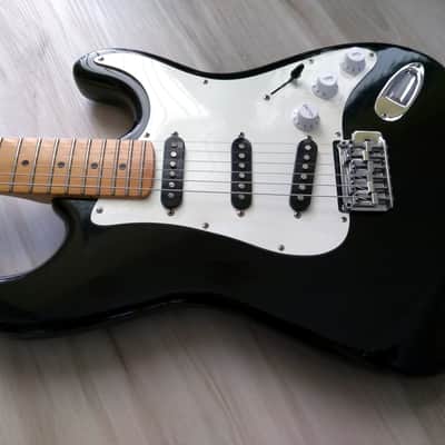 1986 Kramer Vintage ZX30 Black Strat style Electric Guitar PLAYS Awesome image 2