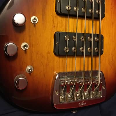 Left handed G&L L-2500  5 string bass (Fullerton, USA) image 2