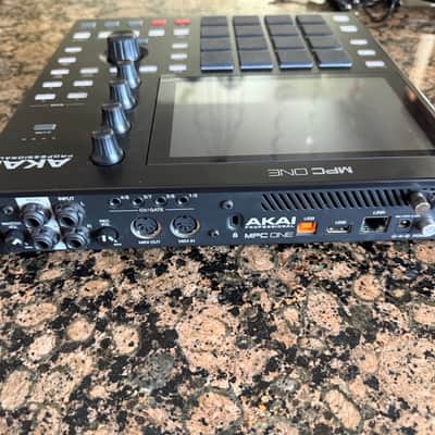 Akai MPC One Standalone MIDI Sequencer 2020 - Present - Black image 8