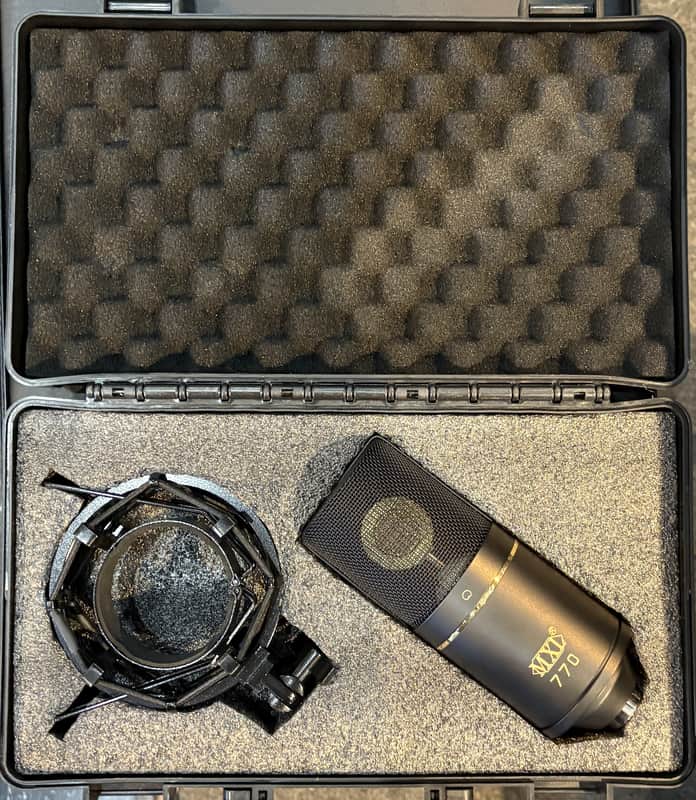 MXL 770 Small Diaphragm Condenser Mic W/Shock Mount & Case 2010s - Black image 1
