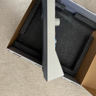Akai MPC SAMPLE 2025 - Silver image 8