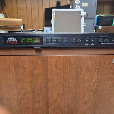 Yamaha TX81Z Rackmount FM Tone Generator 1987 - 1988 - Black