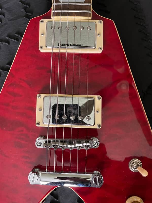 Samick Greg Bennett Design GT-2/TR Red Quilt Top Flying V Electric