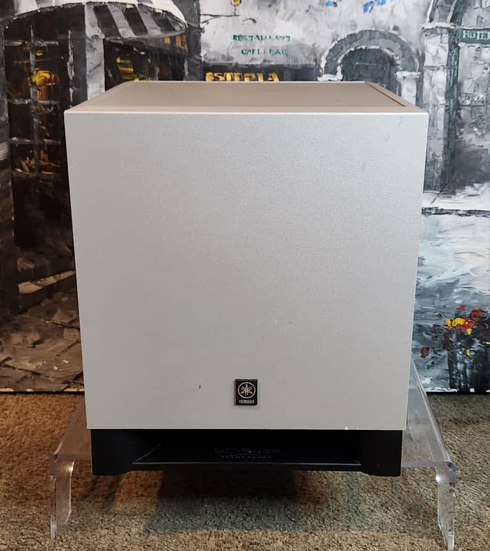 Yamaha Yamaha YST-SW010 subwoofer 90s - Silver image 1