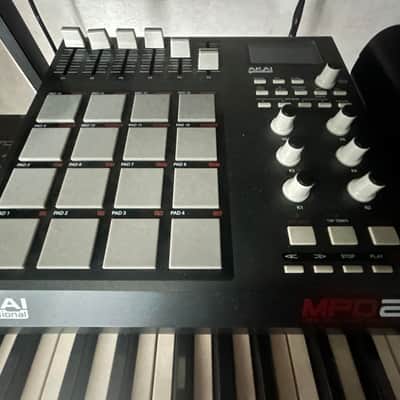 Akai MPD26 2010s - Gray