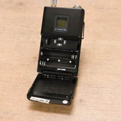 Immagine Shure UR1 Wireless Bodypack Transmitter - G1 Band: 470-530 MHz CG015BR - 5