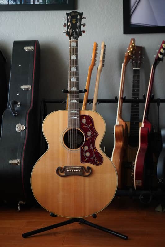 Gibson SJ-200 Studio Walnut 2020 - 2022 - Antique Natural