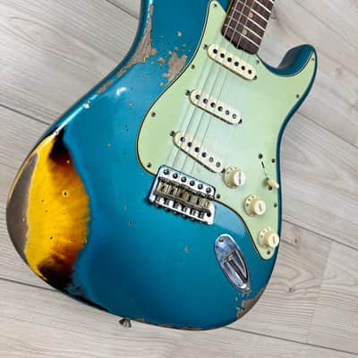 Fender Custom Shop 1961 Stratocaster Heavy Relic Aged Ocean Turquoise over 3-Color Sunburst image 4