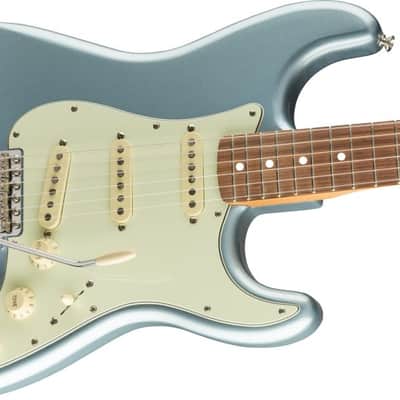 Fender Vintera ’60s Stratocaster - Pau Ferro Fingerboard – Ice Blue Metallic - 0149983383 image 3