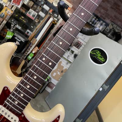 Fender FSR Limited Edition Standard Stratocaster 2014 - Olympic White image 3