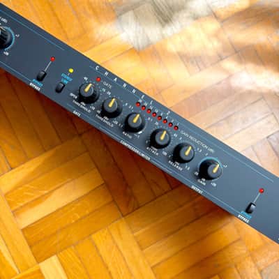 JBL M712 Two Channel Stereo Gating Compressor Limiter Rack Mount! The tools you need in 1 box! image 3