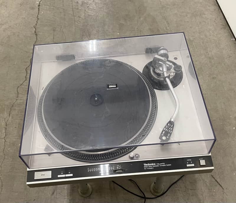 Technics SL 1700 MK 2 1987 - Silver image 1