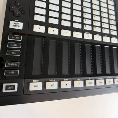 Native Instruments Maschine JAM 2010s - Black image 14