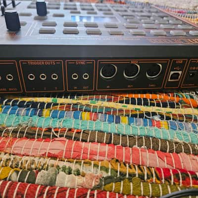 Behringer LM Drum Hybrid 8/12-Bit Sampling Drum Machine 2025 - Present - Black with Wood Sides image 6