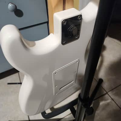 Fender Player Stratocaster, Maple Fingerboard, Polar White 2022 - Gloss Polyester image 5