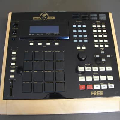Akai MPC3000 Production Center - Custom Forat image 1