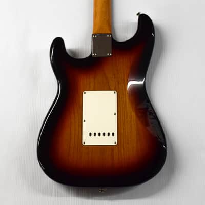 Fender Vintera II '60s Stratocaster - 3-Color Sunburst image 9