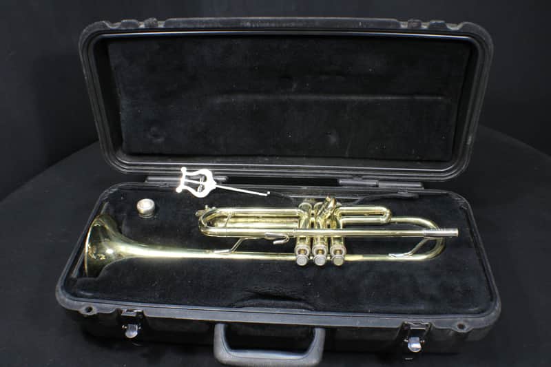 A Bach TR 300 Bb Trumpet in it's Original Case Real Nice # 25 T image 1