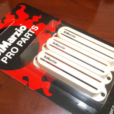 DiMarzio USA MADE DM2002 Fast Track Pickup Covers (3) - AGED WHITE