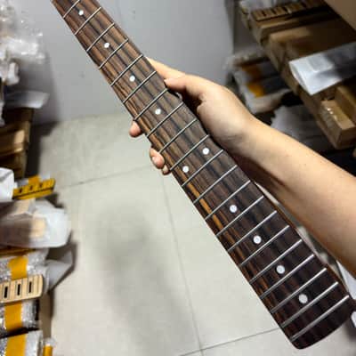 22frets Roasted flame Maple guitar neck Rosewood fingerboard 25.5 inch Bone nut gloss hole：10mm image 4