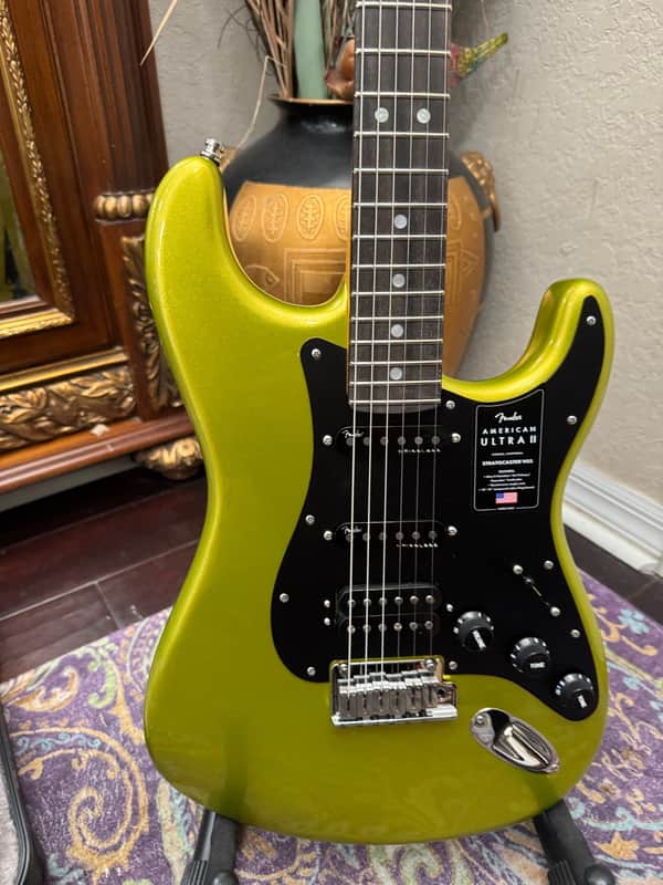 Fender American Ultra II Stratocaster HSS 2024 - Solar Flare with Ebony Fretboard - UNUSED-UNREGISTERED-MIINT!
