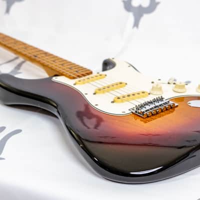 Daion Performer Series 500YB - Yellow Sunburst - Stratocaster image 17