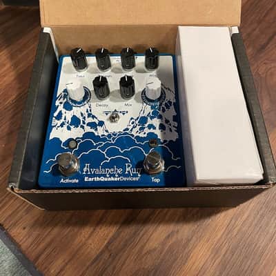 EarthQuaker Devices Avalanche Run v2 with Box and Adapter image 2