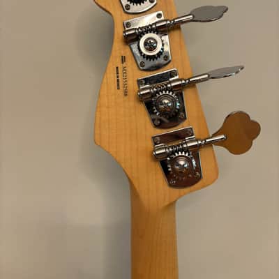 Fender Player Jazz Bass with Pau Ferro Fretboard 2018 - 2024 - 3-Color Sunburst image 5