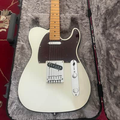 Fender American Ultra Telecaster with Maple Fretboard 2019 - Present - Arctic Pearl image 2