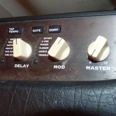Line 6 Flextone III Ampli Guitare Combo à modelisations 75 Watts image 8