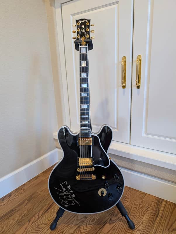 Gibson B. B. King Personally Autographed Gibson ES-355 “Lucille” 1993 - Classic, elegant Ebony finish with all-gold hardware image 1