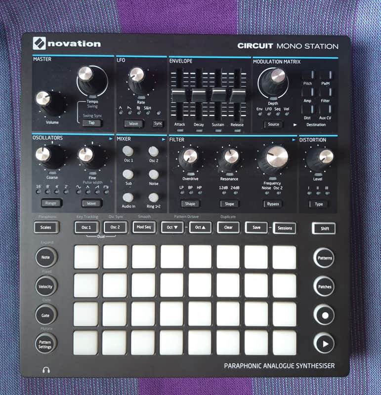 Novation Circuit Mono Station Paraphonic Synthesizer 2017 - 2021 - Black image 1