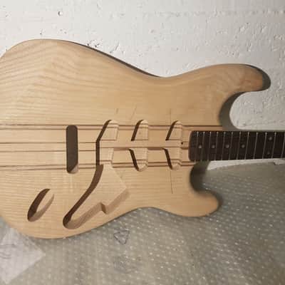 1981 NECK THROUGH SWAMP ASH BODY DESIGN STR*T - made in GERMANY image 3