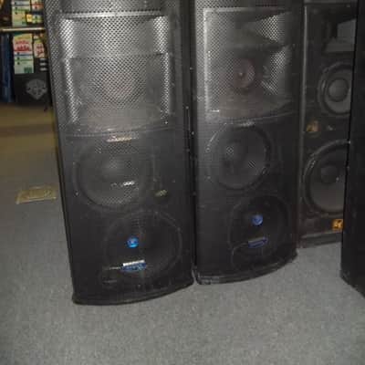 Mackie SA-1232 Tri-Amplified Active Sound Reinforced Dual 12" Speakers Black image 2