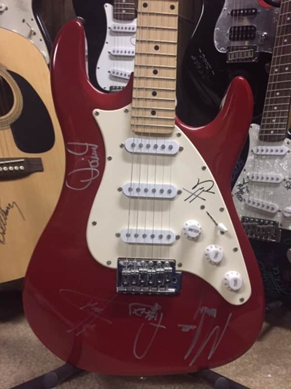 KORN Autographed Hand Signed Guitar, Original 5 members RARE image 1