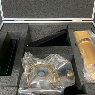 Neumann U 87 Gold 70th Anniversary 1998 - Gold image 4