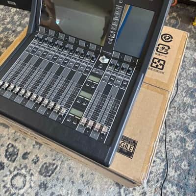 Yamaha DM7C Compact Digital Mixer image 2