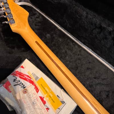 Fender American Standard Stratocaster Left-Handed with Rosewood Fretboard 1991 Olympic White image 10