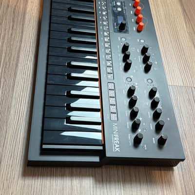 Arturia MiniFreak Stellar 37-Key 6-Voice Polyphonic Hybrid Synthesizer 2024 - Present - Stellar image 5