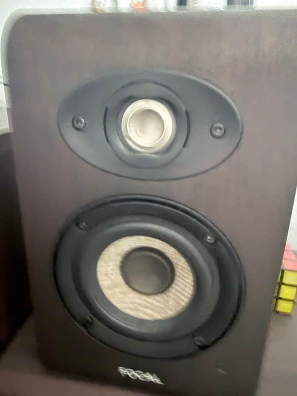 Focal Shape 40 4" Powered Studio Monitors (Pair) 2010s - Wood image 1