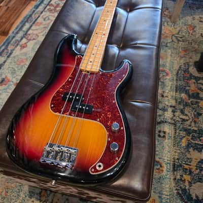 2008 Fender American Standard Precision Bass - 3-Tone Sunburst - w/Hardshell Case image 4