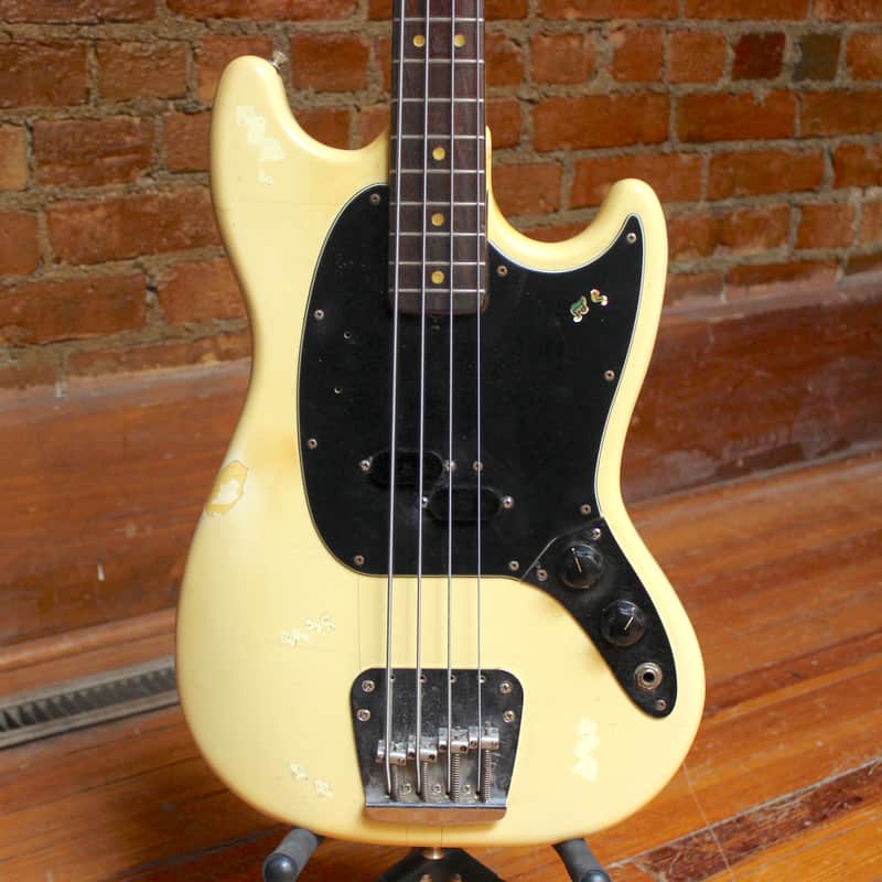 Fender Mustang Bass with Rosewood Fretboard