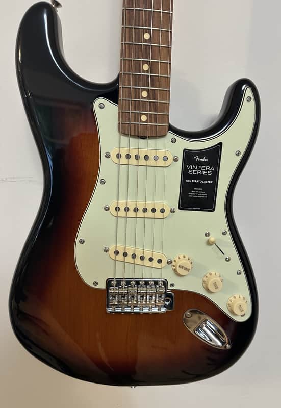 Fender Vintera '60s Stratocaster with Pau Ferro Fretboard 2020 - 2023 - 3-Color Sunburst