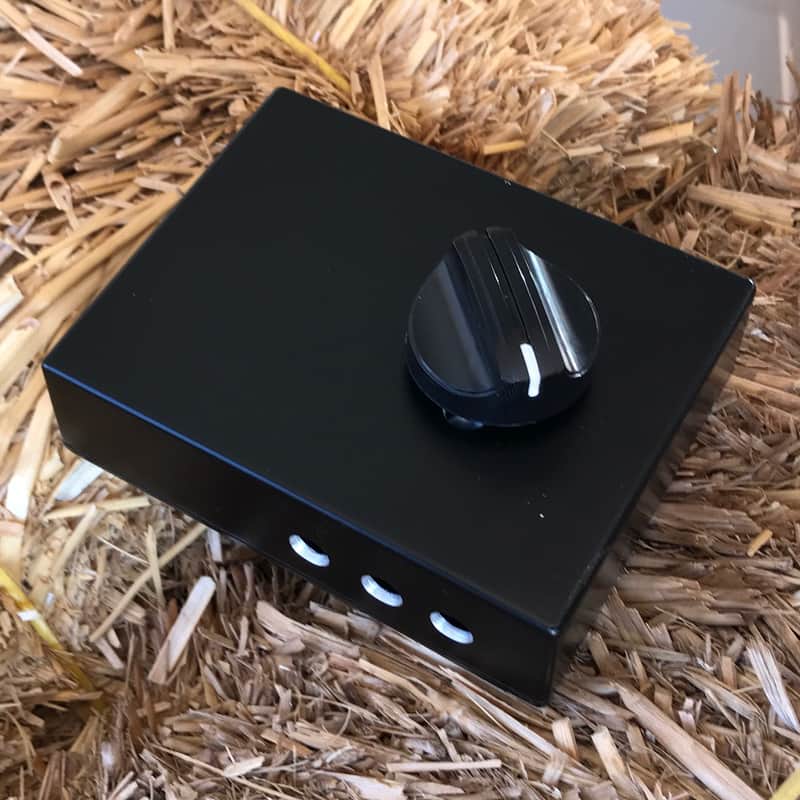 Stami's Customs - Raven 4 Ohm 85 Watt Speaker Attenuator for Tube Amp in Black image 1