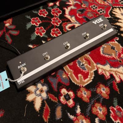 Vox Valvetronix VT120+ 120-Watt 2x12 Modeling Guitar Combo - used image 5