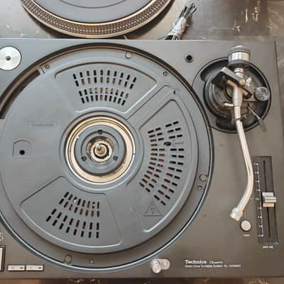 2 x Technics SL-1200MK5 Turntable image 11