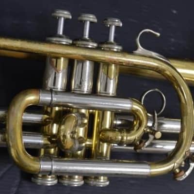 Corneta Bach Stradivarius 181-37 Corporation lacada en buen estado. image 7