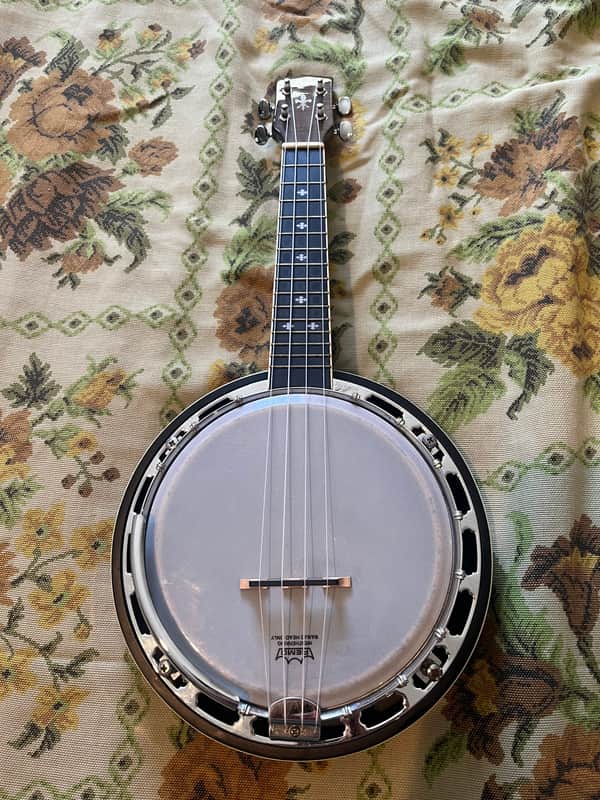 Gold Tone Banjolele Deluxe Banjo-Ukulele with Resonator (Comes with Gig Bag)